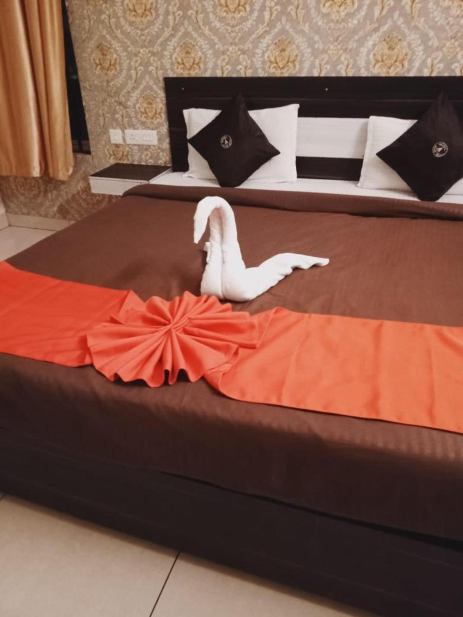 Goroomgo Blue Bell Bhubaneswar - Well Decorated Room -Wifi And Parking Facilities Available Экстерьер фото