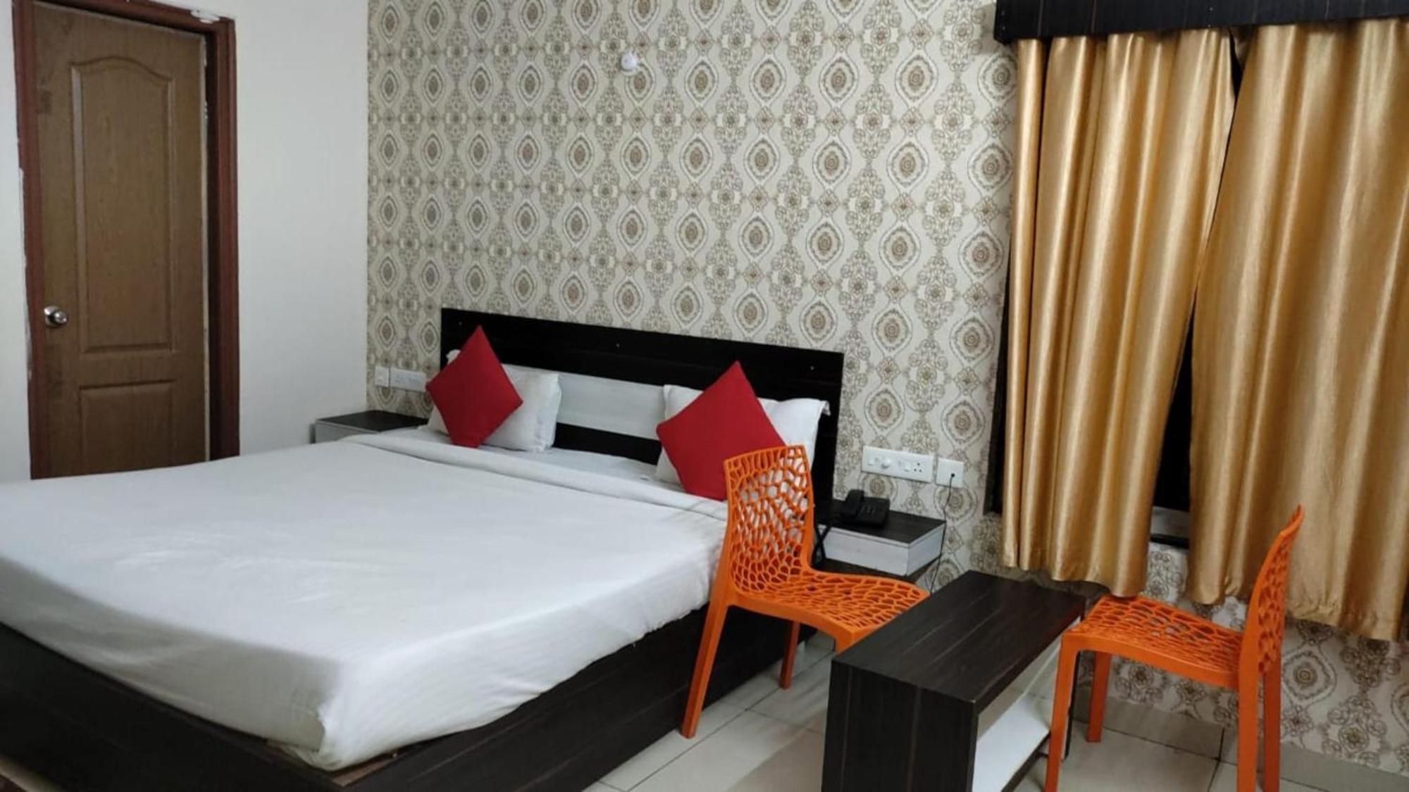 Goroomgo Blue Bell Bhubaneswar - Well Decorated Room -Wifi And Parking Facilities Available Экстерьер фото