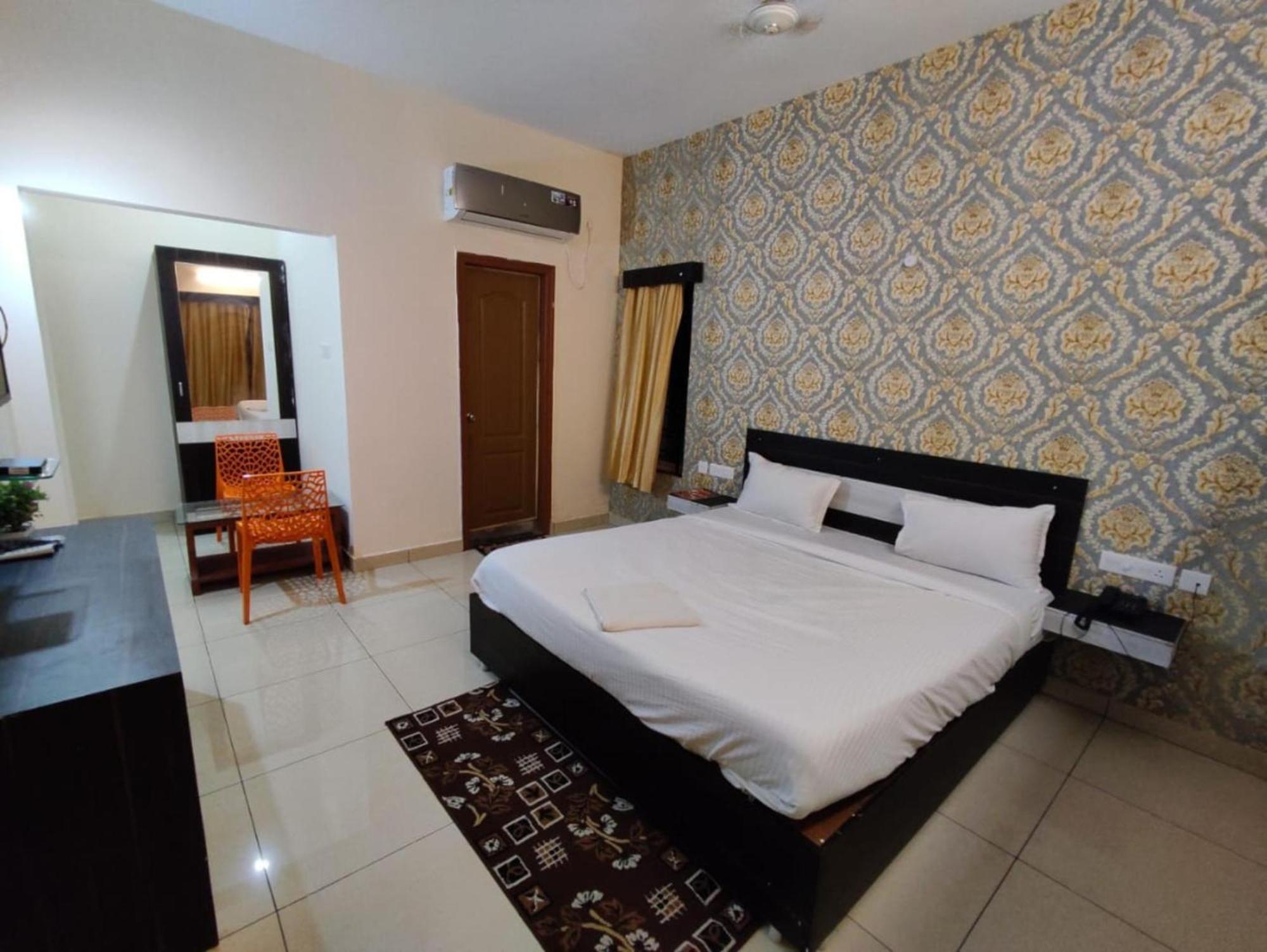 Goroomgo Blue Bell Bhubaneswar - Well Decorated Room -Wifi And Parking Facilities Available Экстерьер фото